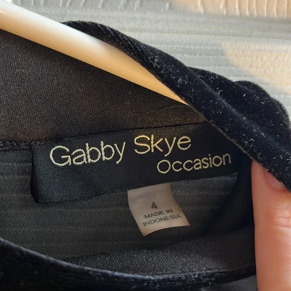 Velvet + sheer cocktail dress. - Picture 3 of 3